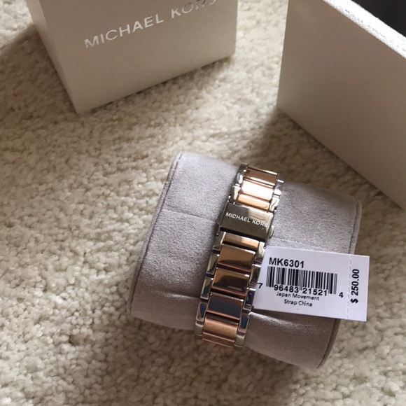 Michael Kors Watch - Picture 2 of 2